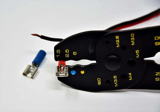 Crimping a wire terminal with a crimping tool