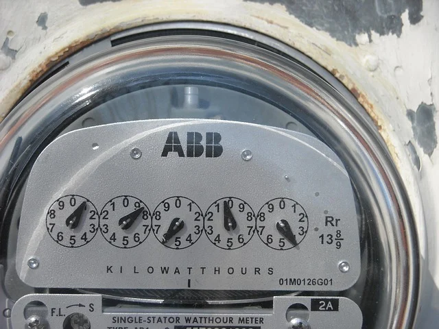 An electricity meter displaying kilowatt-hours (kWh) usage.